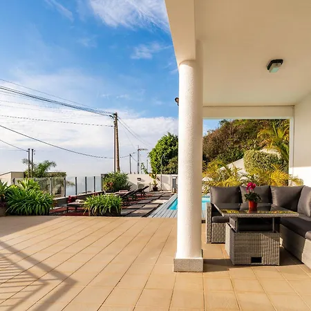 Willa Nunes, Big House With Private Pool *