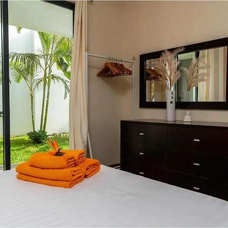 Nunes, Big House With Private Pool *