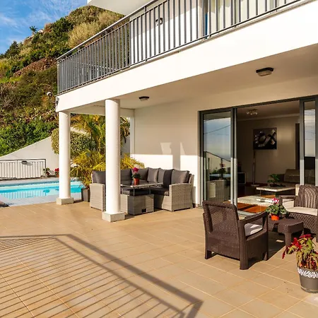 Nunes, Big House With Private Pool