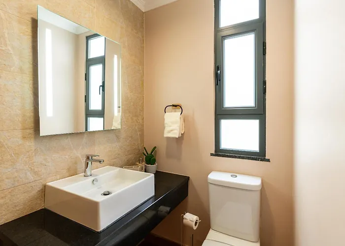 Nunes, Big House With Private Pool Villa