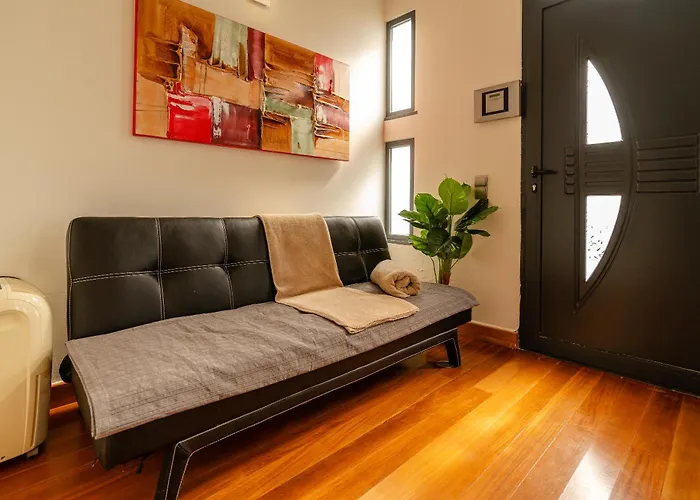 Nunes, Big House With Private Pool Villa