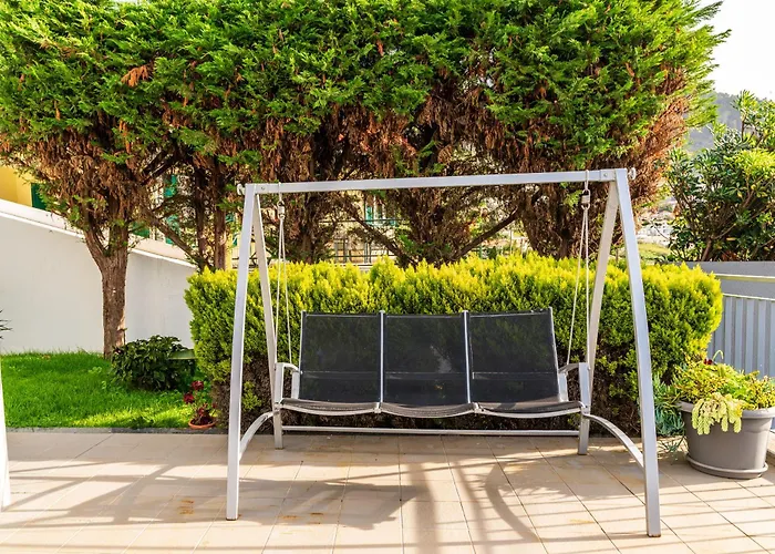 Villa Nunes, Big House With Private Pool