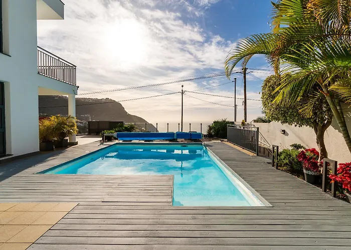 Nunes, Big House With Private Pool Calheta (Madeira)