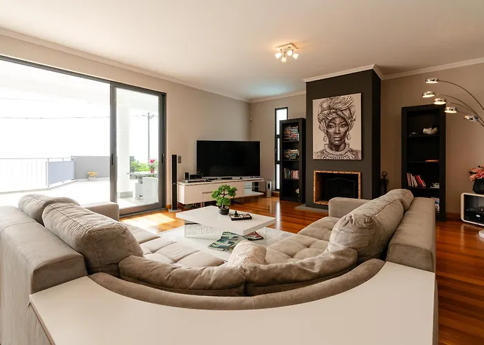 Nunes, Big House With Private Pool Villa