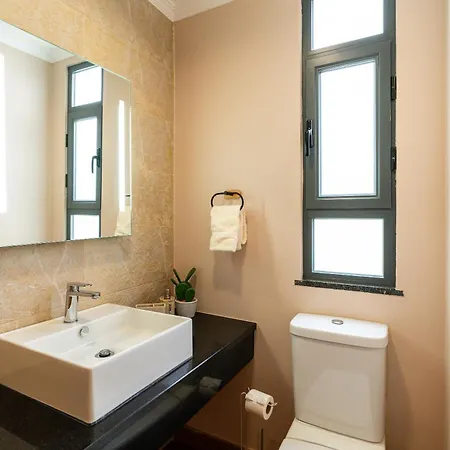 Nunes, Big House With Private Pool فيلة