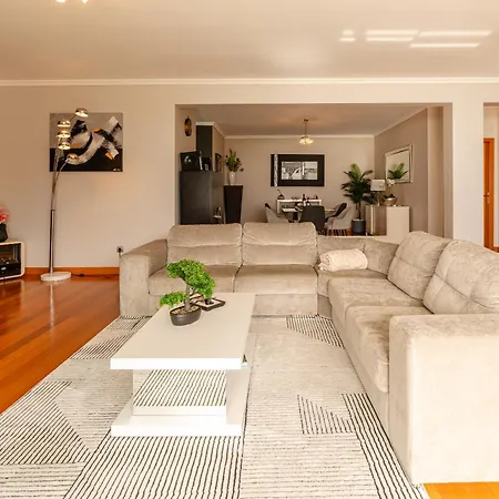 Nunes, Big House With Private Pool Villa *