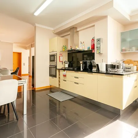 Nunes, Big House With Private Pool فيلة