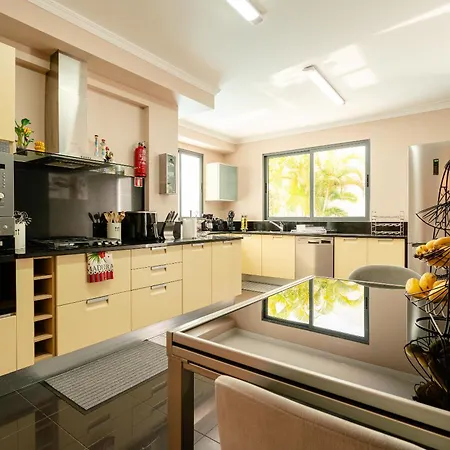 Nunes, Big House With Private Pool Villa *