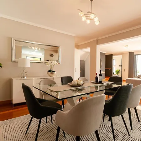 Nunes, Big House With Private Pool