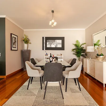 فيلة Nunes, Big House With Private Pool كالهيتا