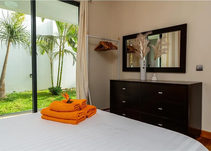 Nunes, Big House With Private Pool *