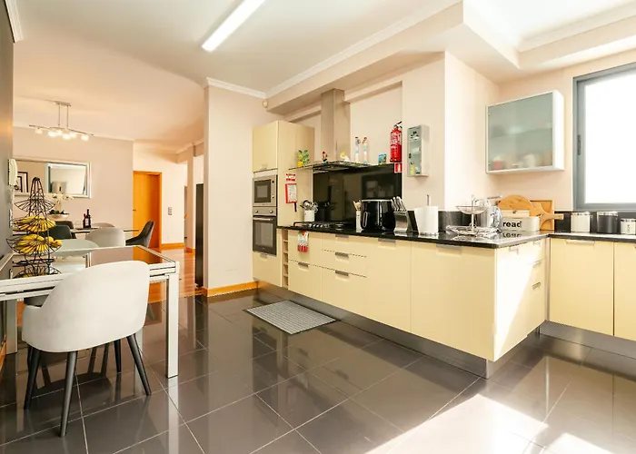 Nunes, Big House With Private Pool Villa