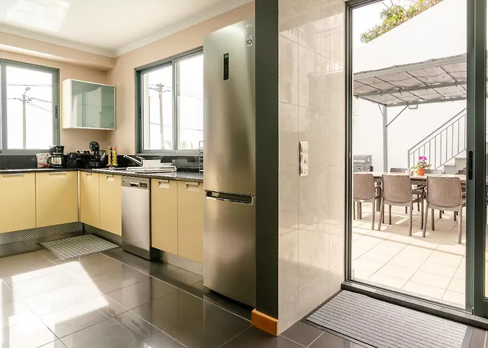 Nunes, Big House With Private Pool Villa