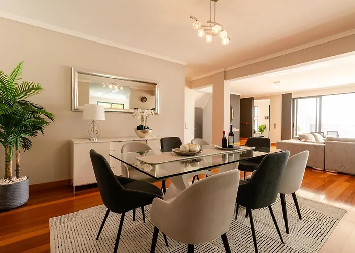 Nunes, Big House With Private Pool