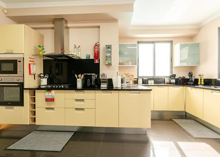 Vila Nunes, Big House With Private Pool *