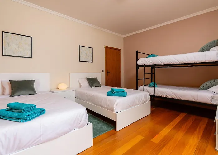 Nunes, Big House With Private Pool Vila *