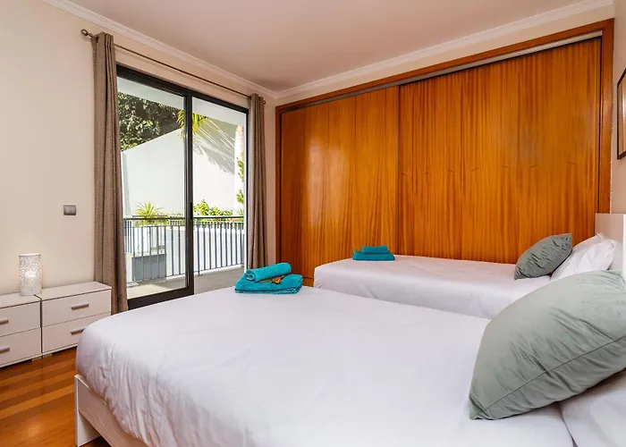 Nunes, Big House With Private Pool Villa