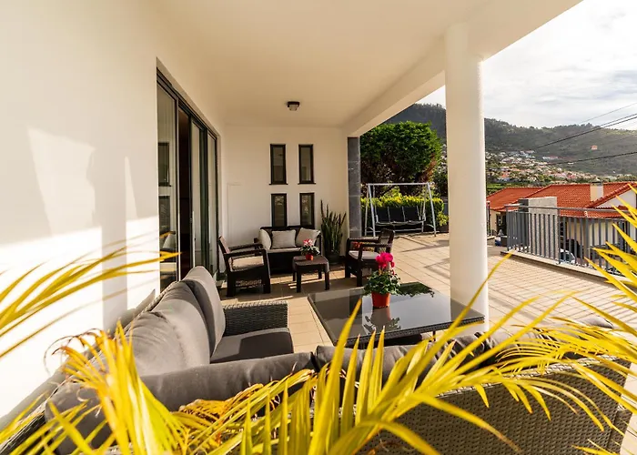 Nunes, Big House With Private Pool Calheta (Madeira)